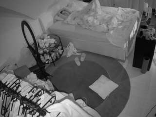voyeurcam-julmodels-whitebed-1 webcam
