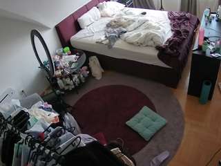 voyeurcam-julmodels-whitebed-1 live cam profile