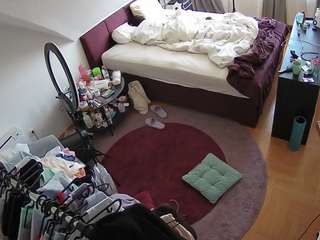 voyeurcam-julmodels-whitebed-1 webcam