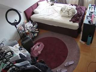 voyeurcam-julmodels-whitebed-1's CamSoda show and profile