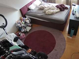 voyeurcam-julmodels-whitebed-1 - Live HD Webcam