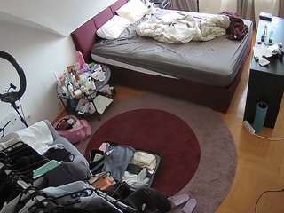 voyeurcam-julmodels-whitebed-1 webcam