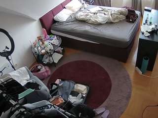 voyeurcam-julmodels-whitebed-1 webcam