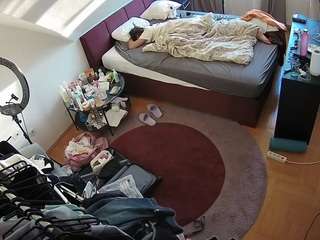 voyeurcam-julmodels-whitebed-1's CamSoda show and profile