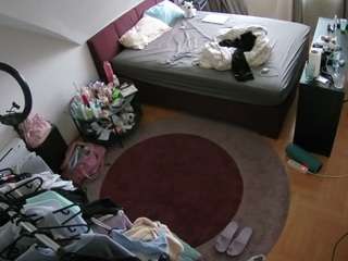 voyeurcam-julmodels-whitebed-1's CamSoda show and profile