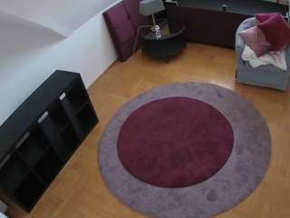 voyeurcam-julmodels-whitebed-1 webcam