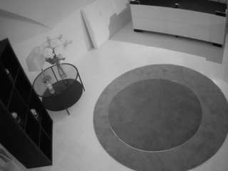 voyeurcam-julmodels-whitebed-1 webcam