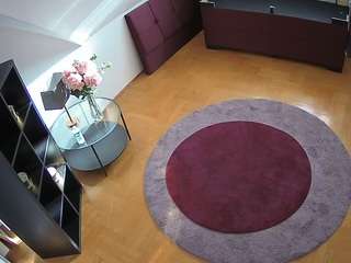 voyeurcam-julmodels-whitebed-1 webcam