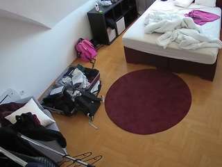 le modèle voyeurcam-julmodels-whitebed-1 est en webcam porno dans un show sur le site camsoda, il possède les tags suivants: average,black hair,flash,hidden,hidden cam,julmodels-house,no drinking,no smoking,pov,sex,sexwebcam,voyeur,hd
