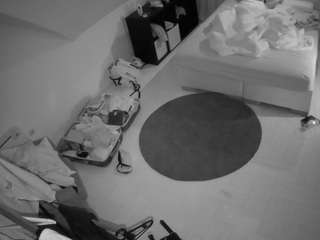 voyeurcam-julmodels-whitebed-1 Live Webcam on CamSoda