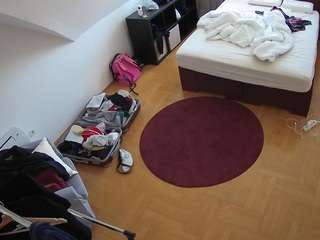 le modèle voyeurcam-julmodels-whitebed-1 est en webcam porno dans un show sur le site camsoda, il possède les tags suivants: average,black hair,flash,hidden,hidden cam,julmodels-house,no drinking,no smoking,pov,sex,sexwebcam,voyeur,hd
