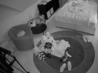 voyeurcam-julmodels-whitebed-1