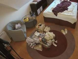 voyeurcam-julmodels-whitebed-1 webcam