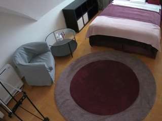 Dieses Model ist jetzt live. voyeurcam-julmodels-whitebed-1