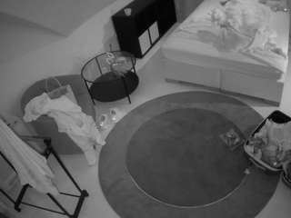 โมเดลนี้กำลังถ่ายทอดสดอยู่. voyeurcam-julmodels-whitebed-1