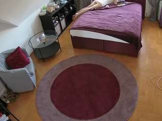 voyeurcam-julmodels-whitebed-1
