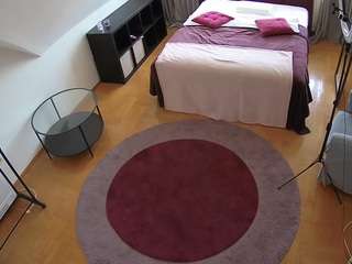 Julmodels Bedroom-C1 live cam — average, black hair, flash
