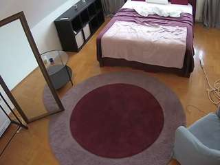 voyeurcam-julmodels-whitebed-1