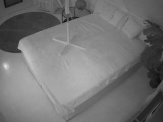 voyeurcam-julmodels-whitebed-2 Cam Live Voyeur camsoda