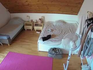 voyeurcam-julmodels-whitebed-2 Naked Models 18 camsoda