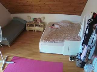 voyeurcam-julmodels-whitebed-2 Cam Model Site camsoda