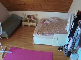 voyeurcam-julmodels-whitebed-2 Live Voyeur camsoda