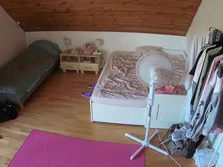 voyeurcam-julmodels-whitebed-2 Voyeur Cam camsoda