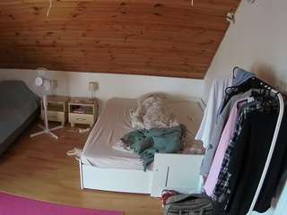 voyeurcam-julmodels-whitebed-2 Best Voyeur Web camsoda