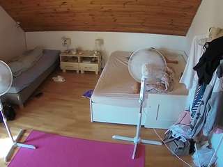 voyeurcam-julmodels-whitebed-2 Cam Model camsoda