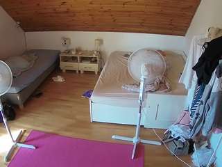 voyeurcam-julmodels-whitebed-2 Voyeur Spy camsoda