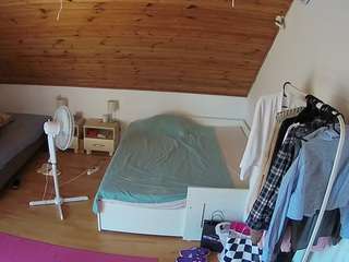 voyeurcam-julmodels-whitebed-2 Free Live Voyeur camsoda