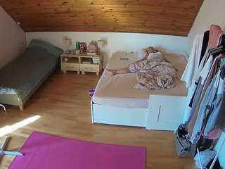 camsoda voyeurcam-julmodels-whitebed-2