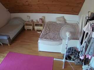 Camsoda Julmodels camsoda voyeurcam-julmodels-whitebed-2