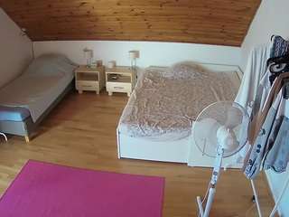 camsoda voyeurcam-julmodels-whitebed-2