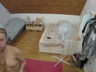 camsoda voyeurcam-julmodels-whitebed-2