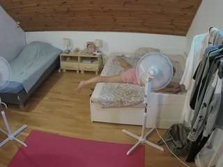 Cam Models camsoda voyeurcam-julmodels-whitebed-2