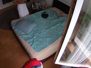 camsoda voyeurcam-julmodels-whitebed-2