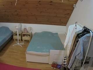 voyeurcam-julmodels-whitebed-2 camsoda Omegle For Gay Chat 