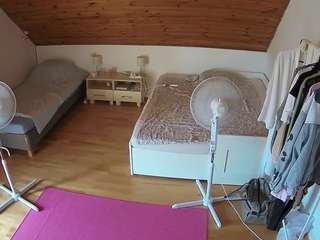 Julmodels Cam camsoda voyeurcam-julmodels-whitebed-2