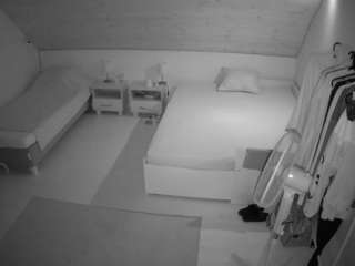 voyeurcam-julmodels-whitebed-2 Free Cam Model camsoda