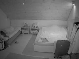 voyeurcam-julmodels-whitebed-2 Free Voyeur Cam camsoda