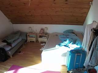 Cam Voyeur Com camsoda voyeurcam-julmodels-whitebed-2