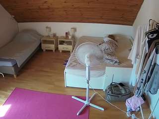 Laauurraa Camsoda camsoda voyeurcam-julmodels-whitebed-2