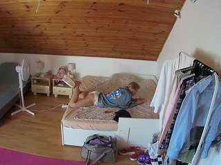 Cam Models camsoda voyeurcam-julmodels-whitebed-2