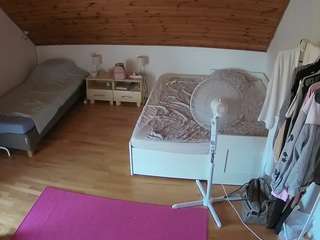 Cam Login Soda camsoda voyeurcam-julmodels-whitebed-2