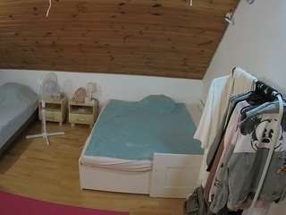 Cam Soda camsoda voyeurcam-julmodels-whitebed-2