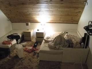 voyeurcam-julmodels-whitebed-2