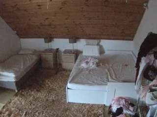 voyeurcam-julmodels-whitebed-2