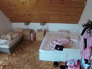 voyeurcam-julmodels-whitebed-2 Live Webcam on CamSoda