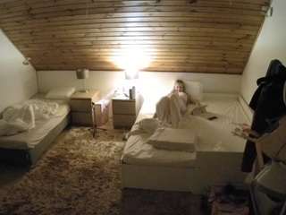 voyeurcam-julmodels-whitebed-2